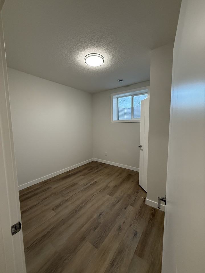 1505 36 St Se - Photo 7 of 8