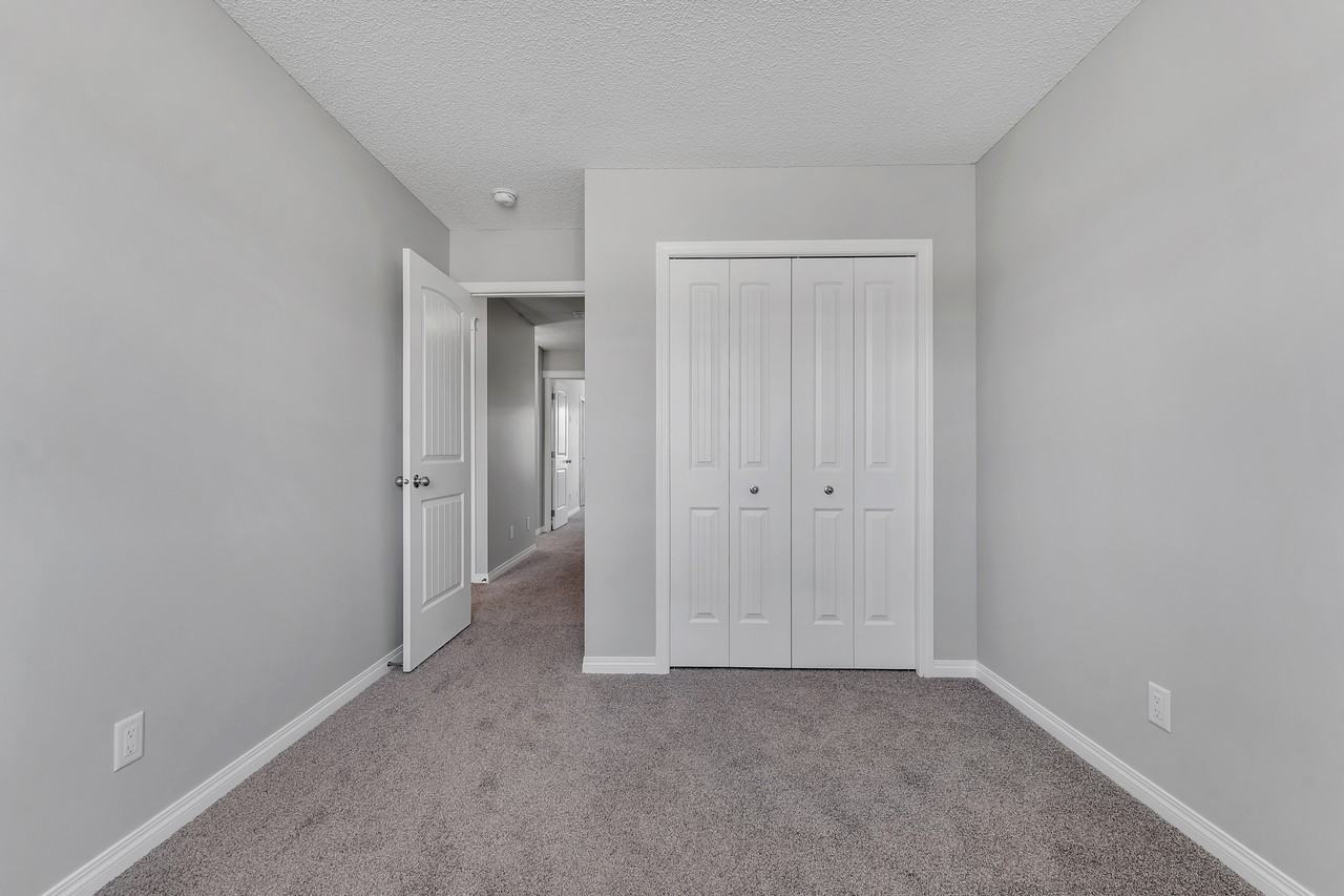 667 Wolf Willow Blvd Se - Photo 4 of 27