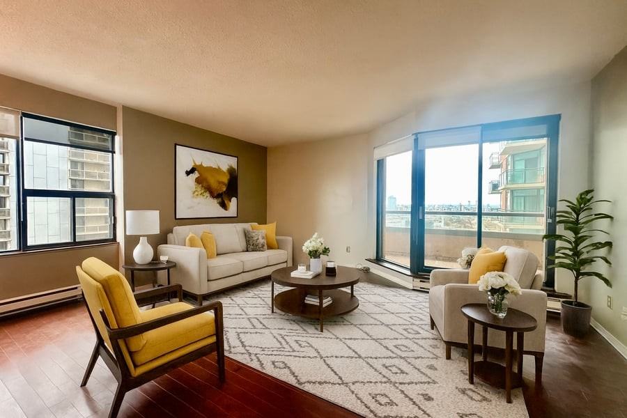 556 Laurier Ave W - Photo 2 of 14