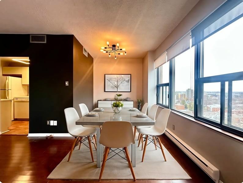 556 Laurier Ave W - Photo 3 of 14