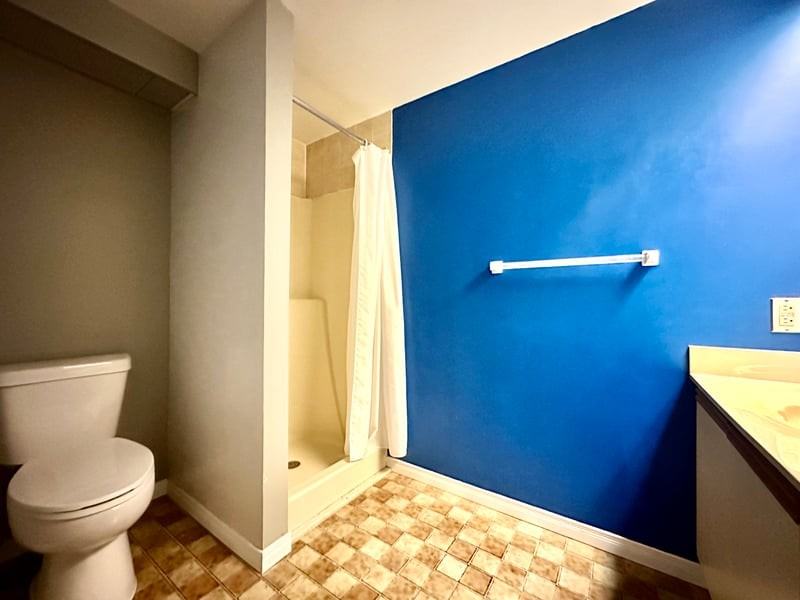 556 Laurier Ave W - Photo 7 of 14