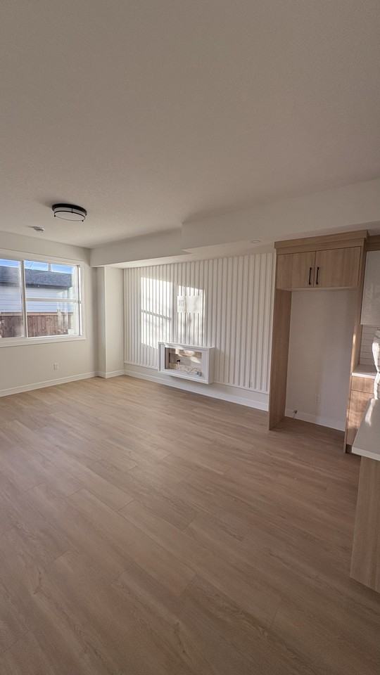 1527 51 St Se - Photo 5 of 38