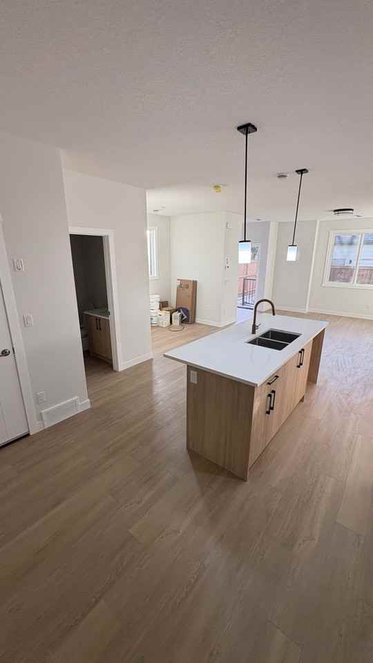 1527 51 St Se - Photo 7 of 38