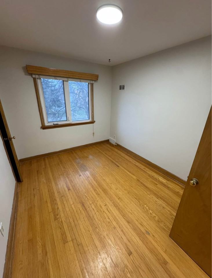 1081 Corydon Ave - Photo 6 of 24