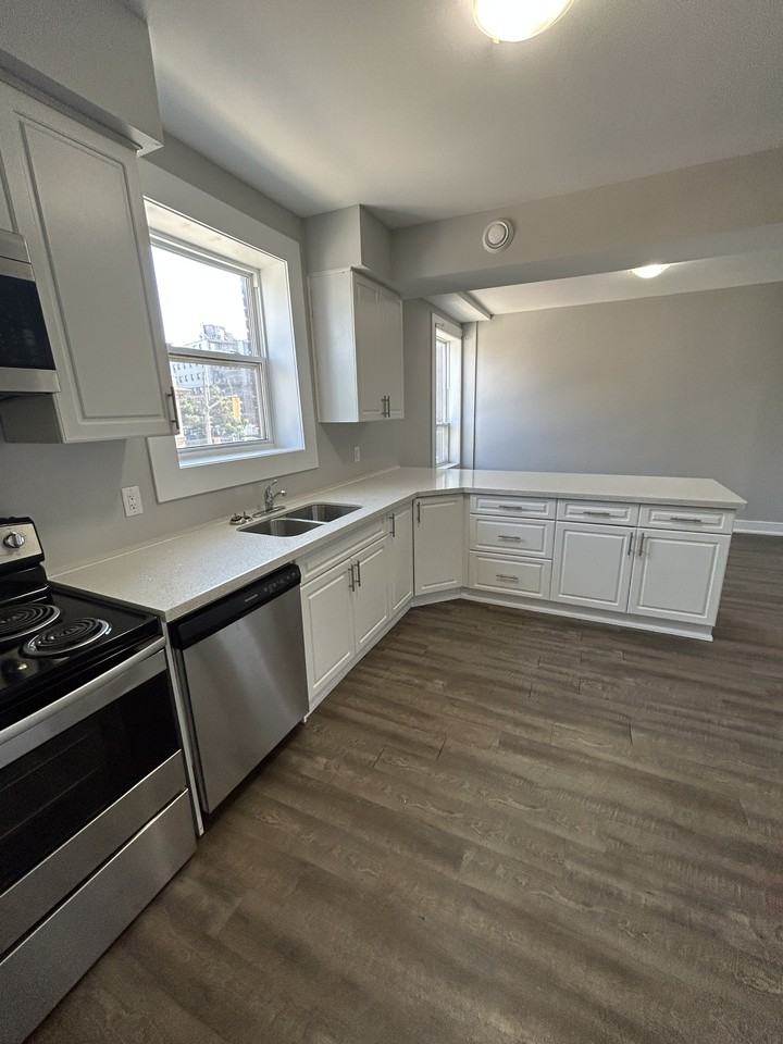 9 Holton Ave North Unit 3 - Photo 3 of 10