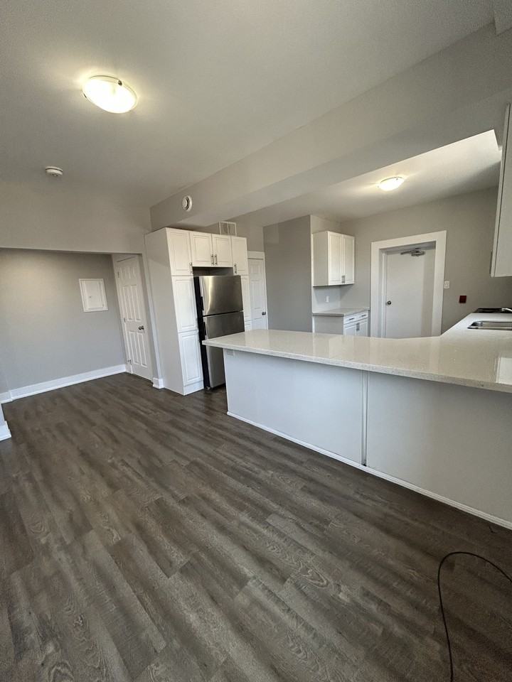 9 Holton Ave North Unit 3 - Photo 5 of 10