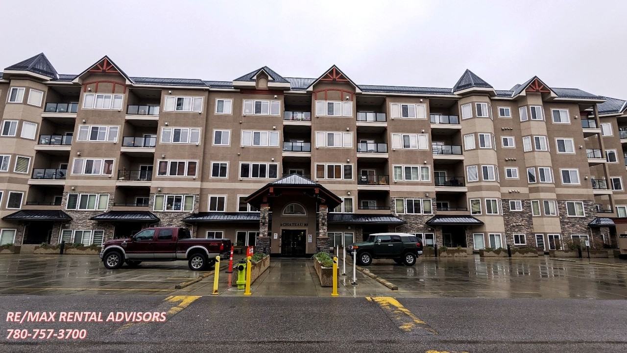 #434 10 Discovery Ridge Close Southwest - Photo 2 of 18