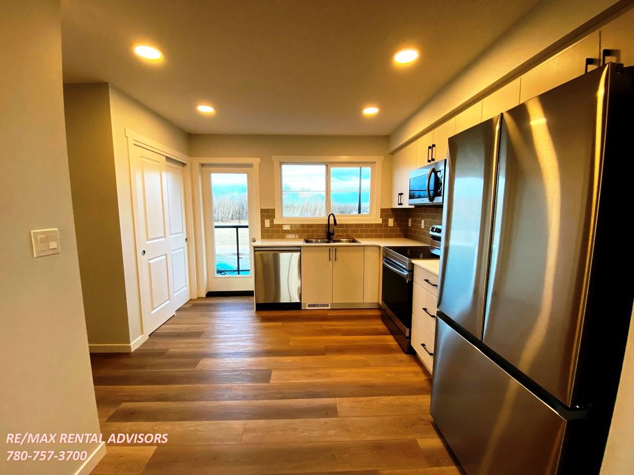 487 Desrochers Boulevard Southwest - Photo 6 of 23