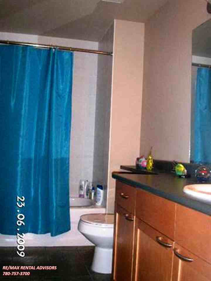 9815 96a St Nw - Photo 6 of 6