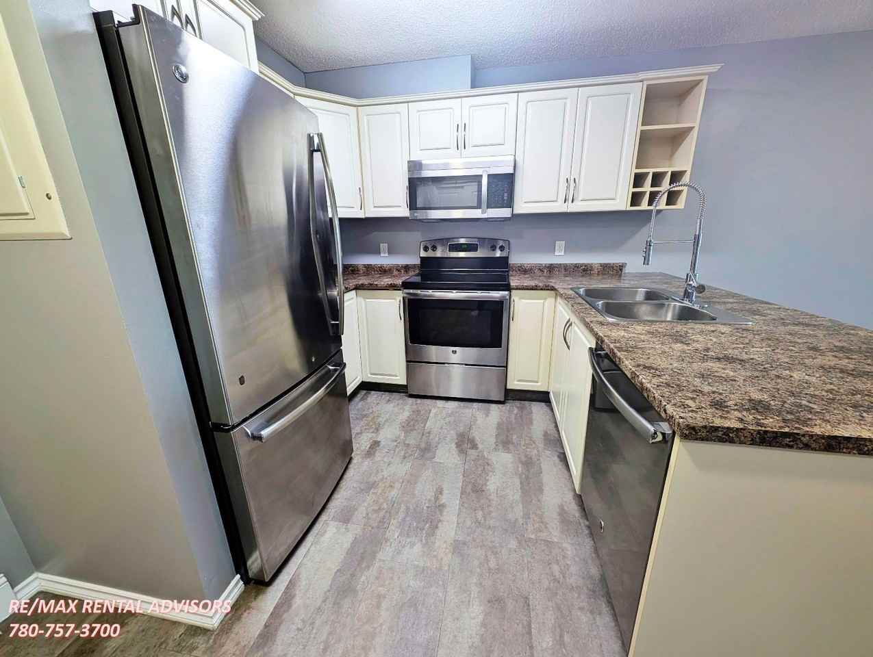 17404 64 Ave Nw - Photo 4 of 12