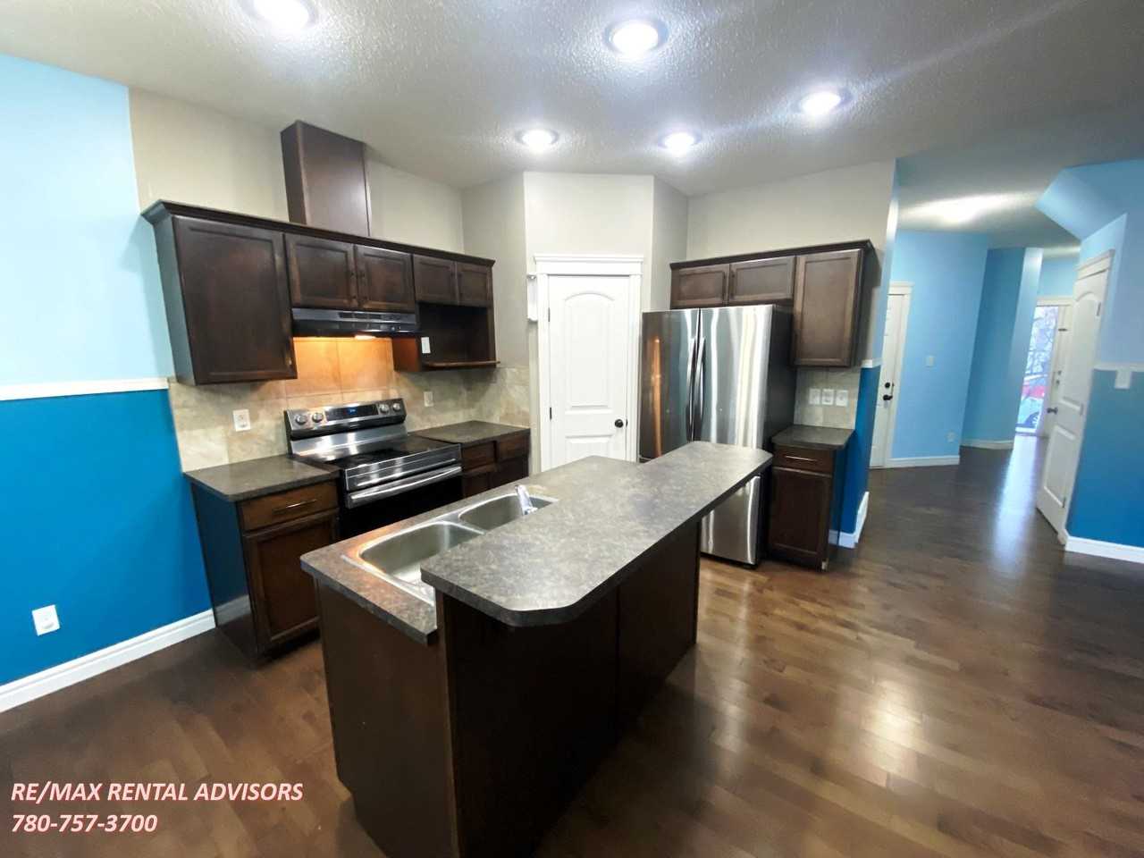 2825 16a Ave Nw - Photo 3 of 29