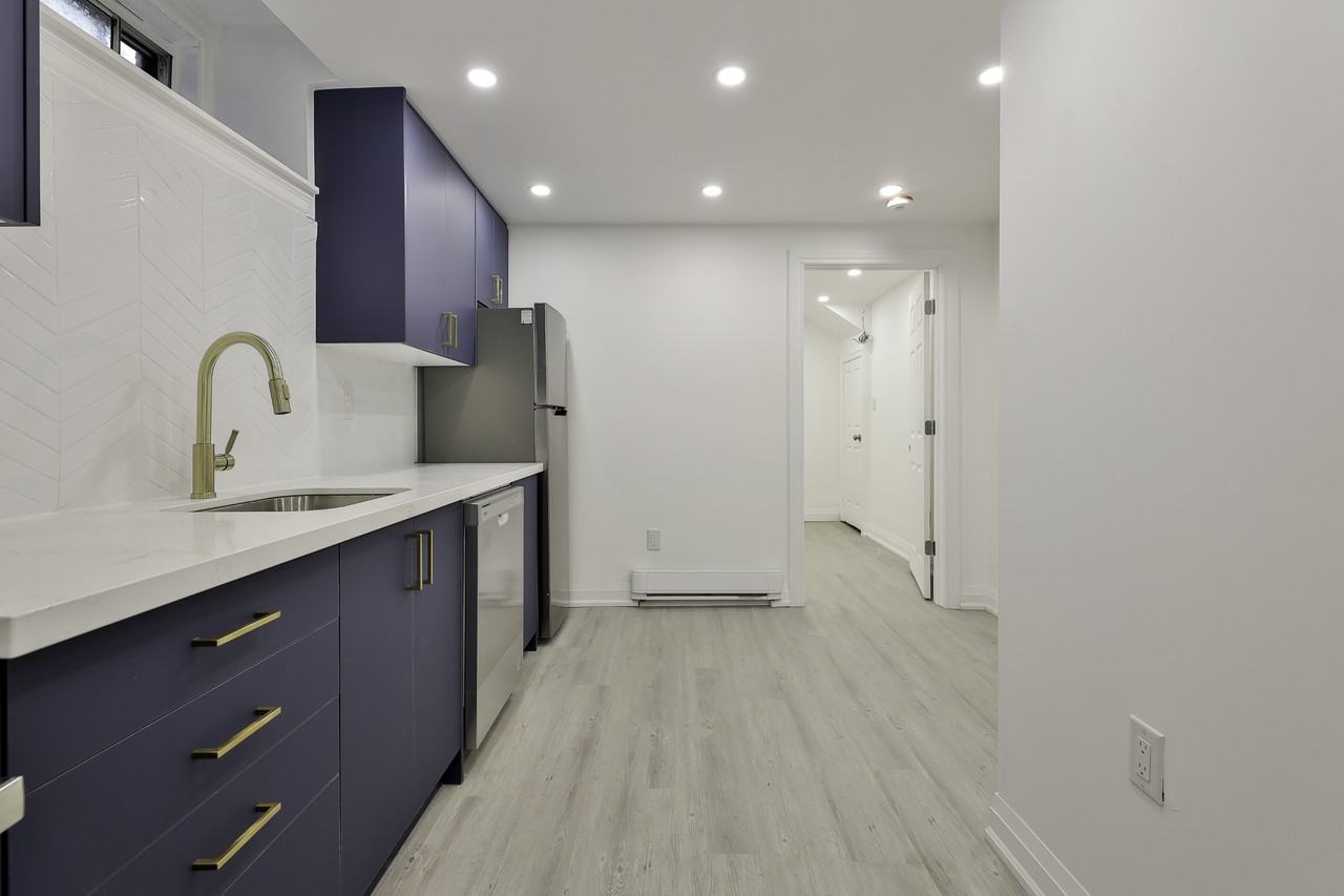 17 Sammon Avenue - Photo 3 of 6