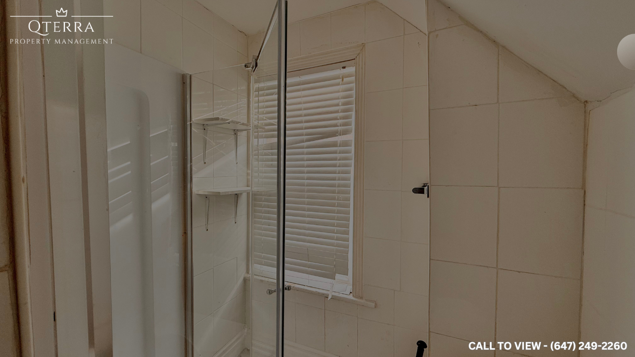 A-10094 Yonge St, Richmond Hill, Ontario L4C 1T9 - Photo 3 of 4