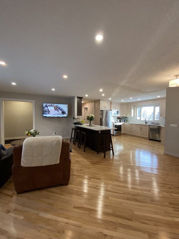 811 Maidstone Drive NE - Photo 5 of 14