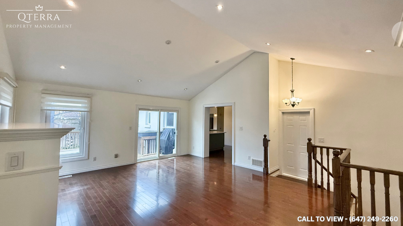 7 Joymar Dr, Mississauga, Ontario L5M 1E8 - Photo 3 of 20