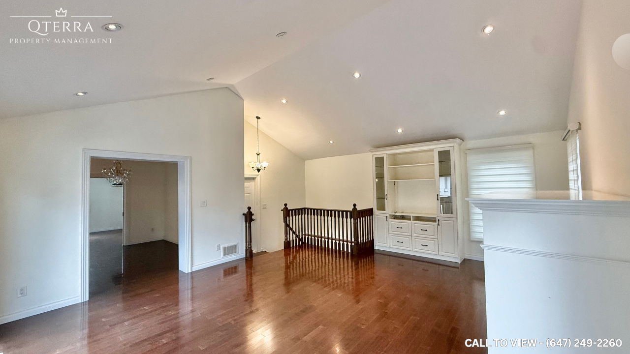 7 Joymar Dr, Mississauga, Ontario L5M 1E8 - Photo 4 of 20