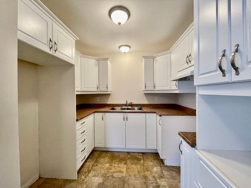 897 Notre Dame St - Photo 2 of 8