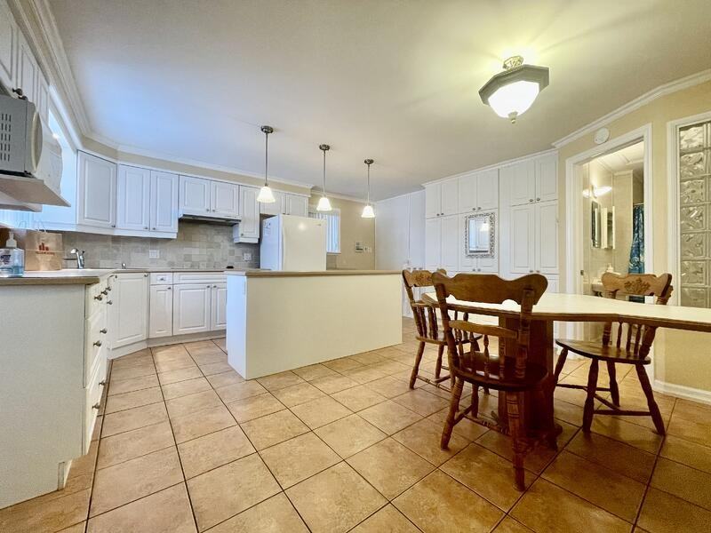 704 Claude Street Unit A - Photo 2 of 9