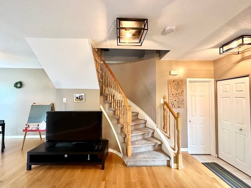 104 Banchory Cres - Photo 5 of 14