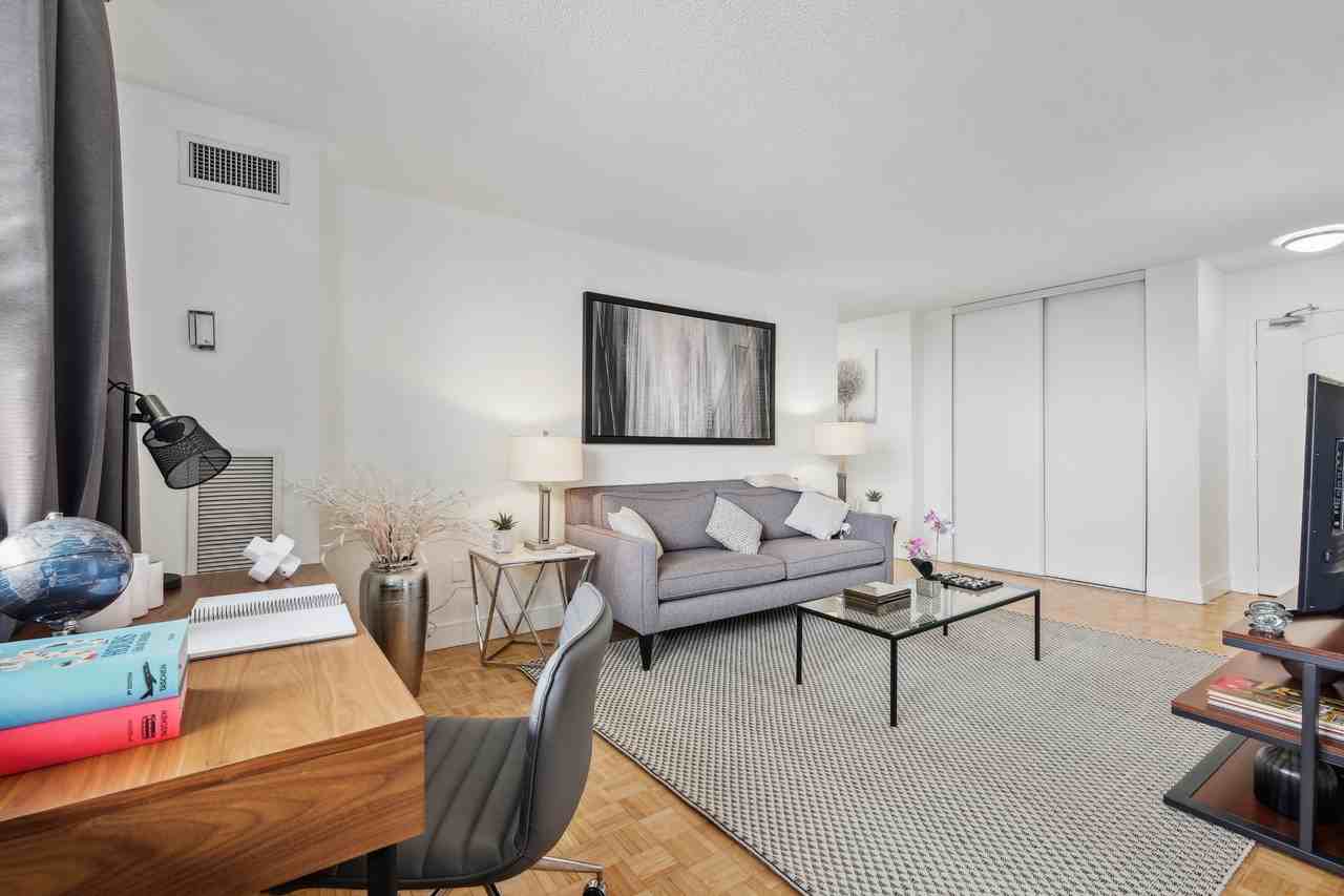 The Residence at Weston - Photo 3 of 16