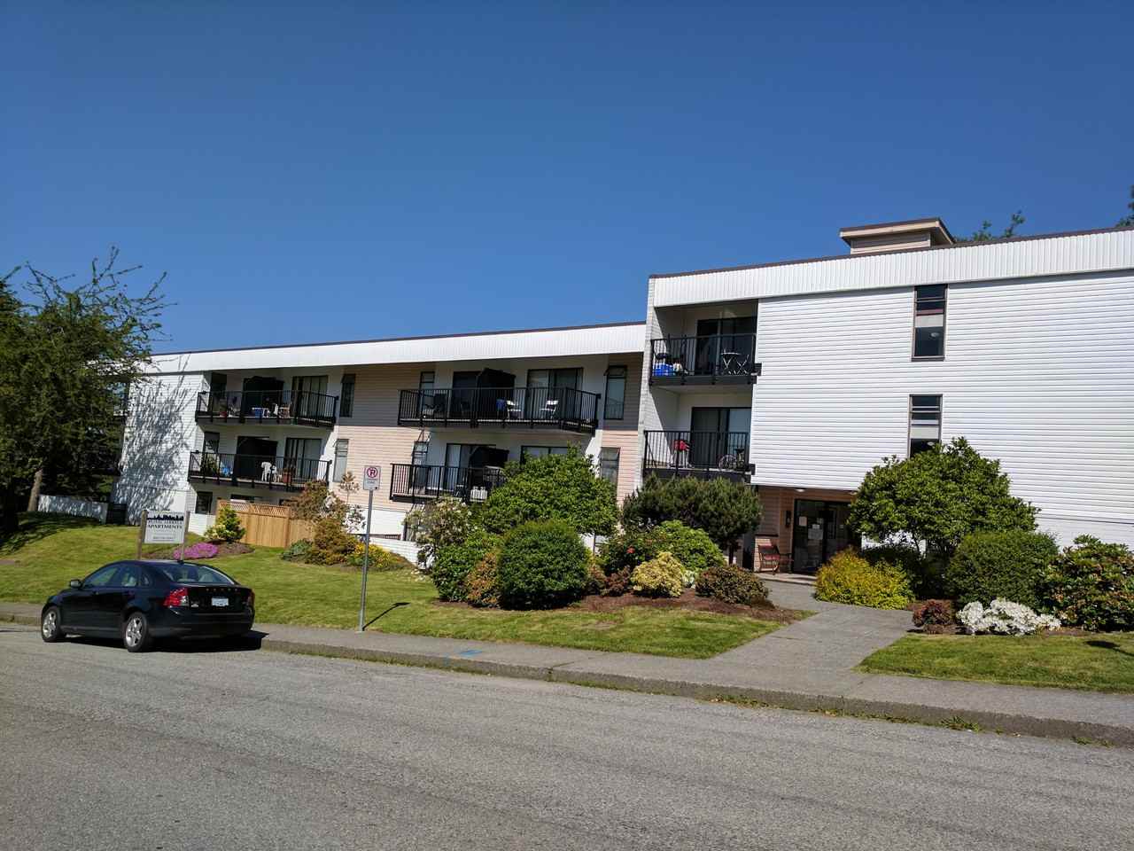 Royal Terrace Apartments - Photo 2 of 49