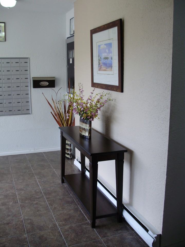 Royal Terrace Apartments - Photo 4 of 49