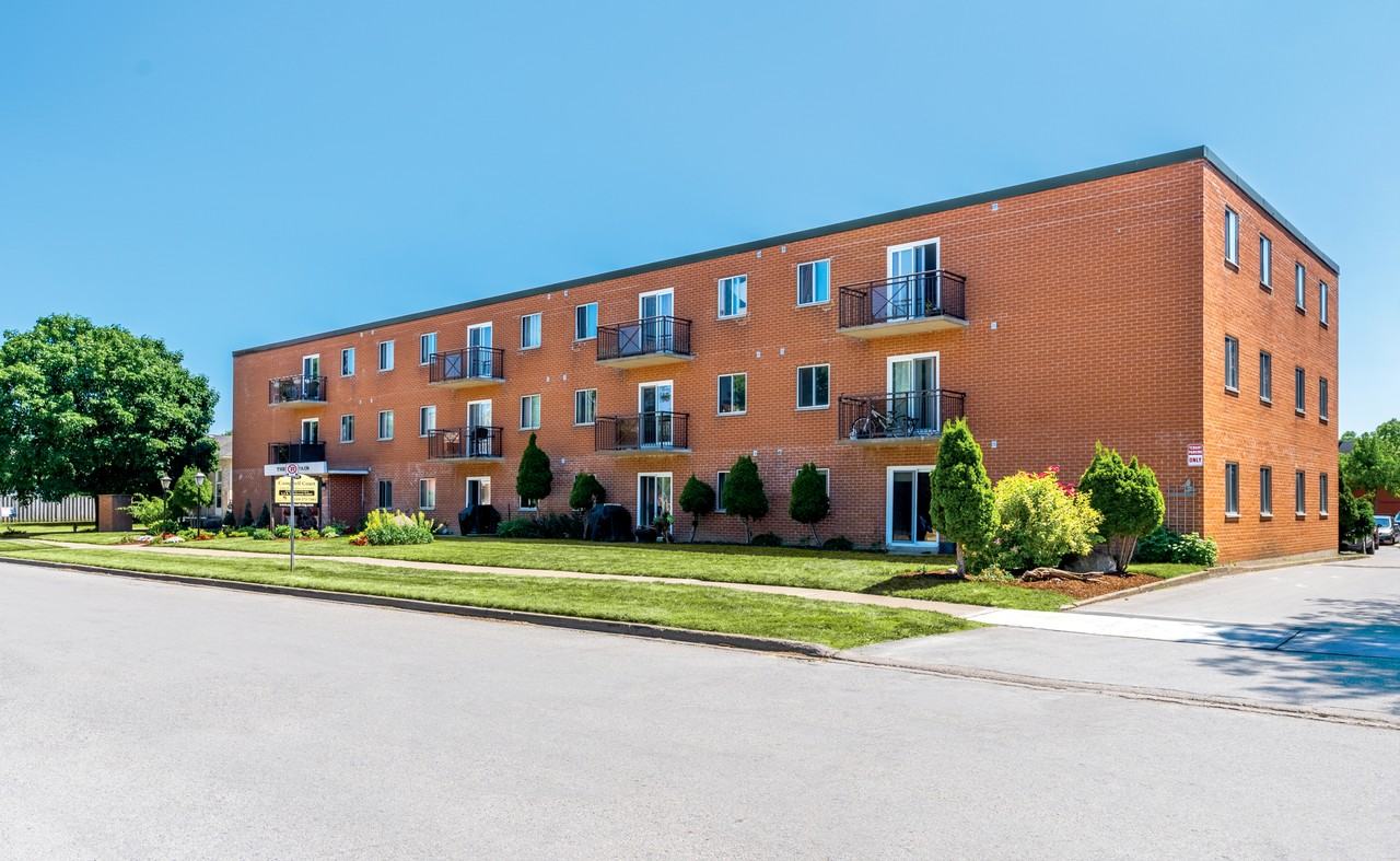 Wynbrook & Mayfair - Photo 2 of 11