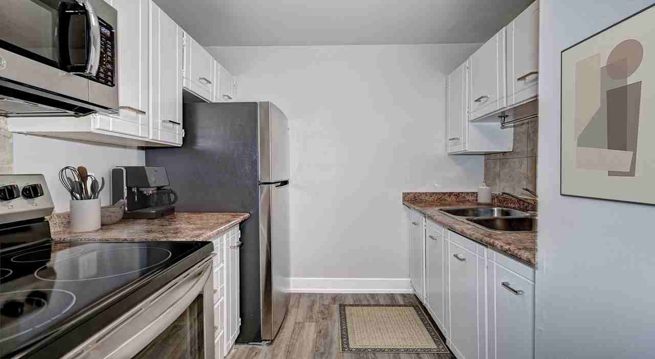 Wynbrook & Mayfair - Photo 5 of 11