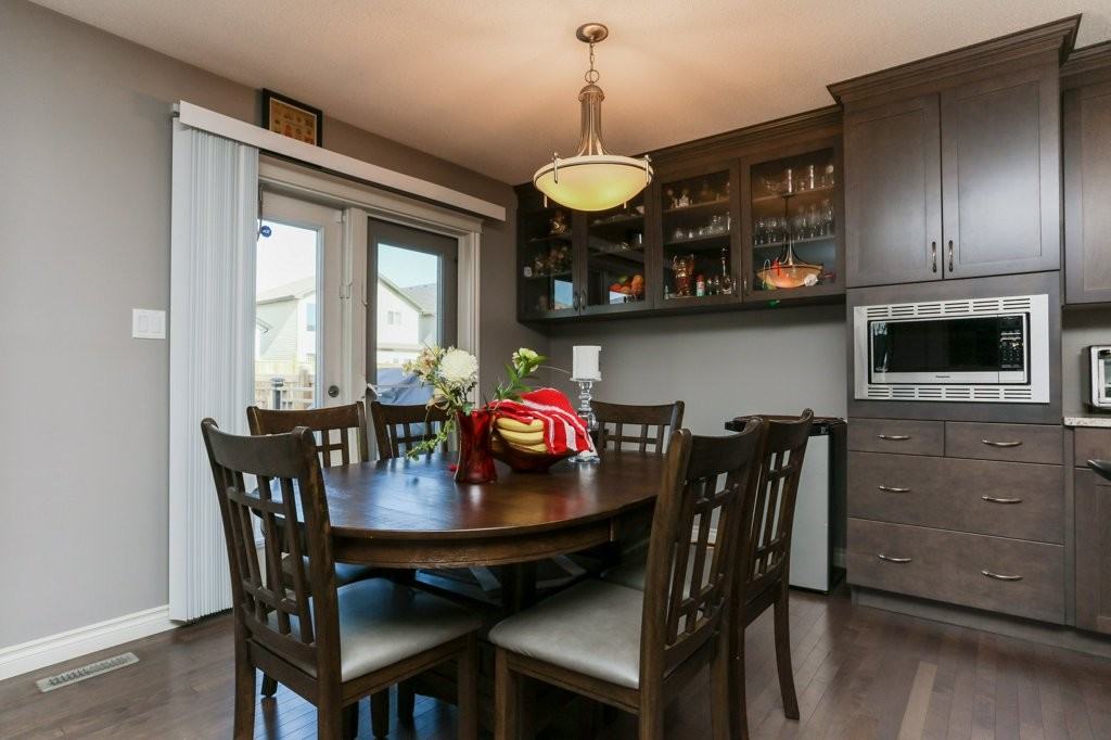 9606 207A St NW, Edmonton, AB T5T 4M9, Canada - Photo 4 of 25