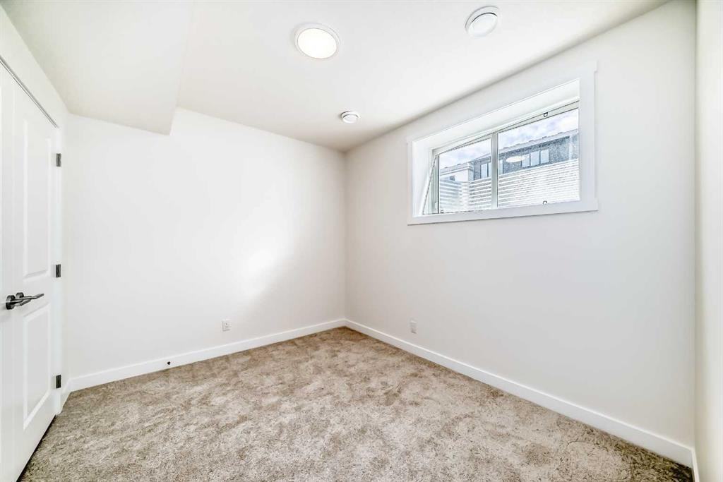 33B Bartlett Way SE - Photo 4 of 16