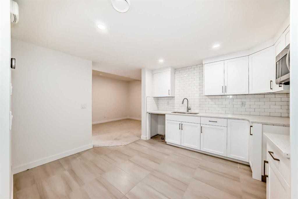 33B Bartlett Way SE - Photo 7 of 16