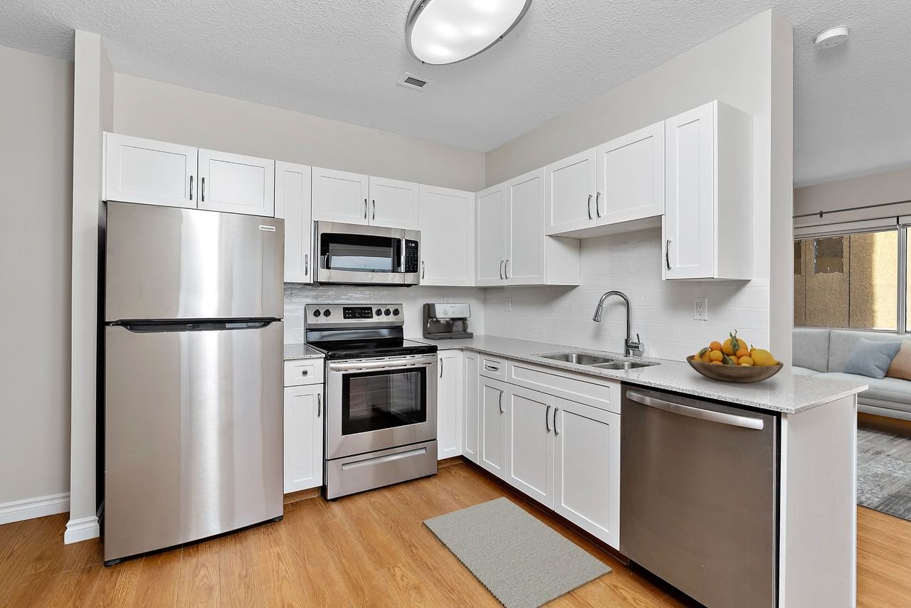 Park Square Apartments - Photo 3 of 23