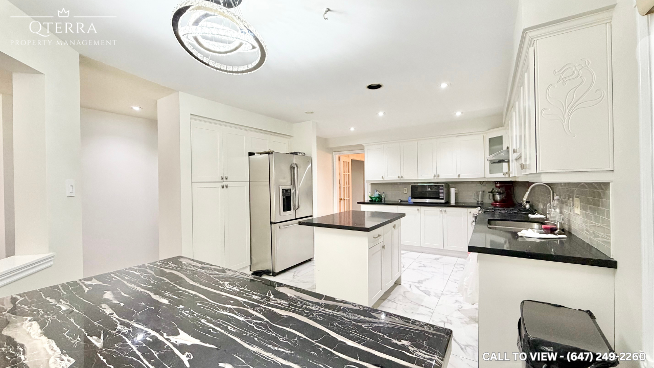 5364 Glen Erin Dr, Mississauga, Ontario L5M 5C2 - Photo 2 of 17