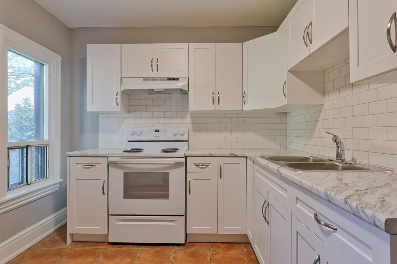 130 Stinson - unit 2 - Photo 2 of 12