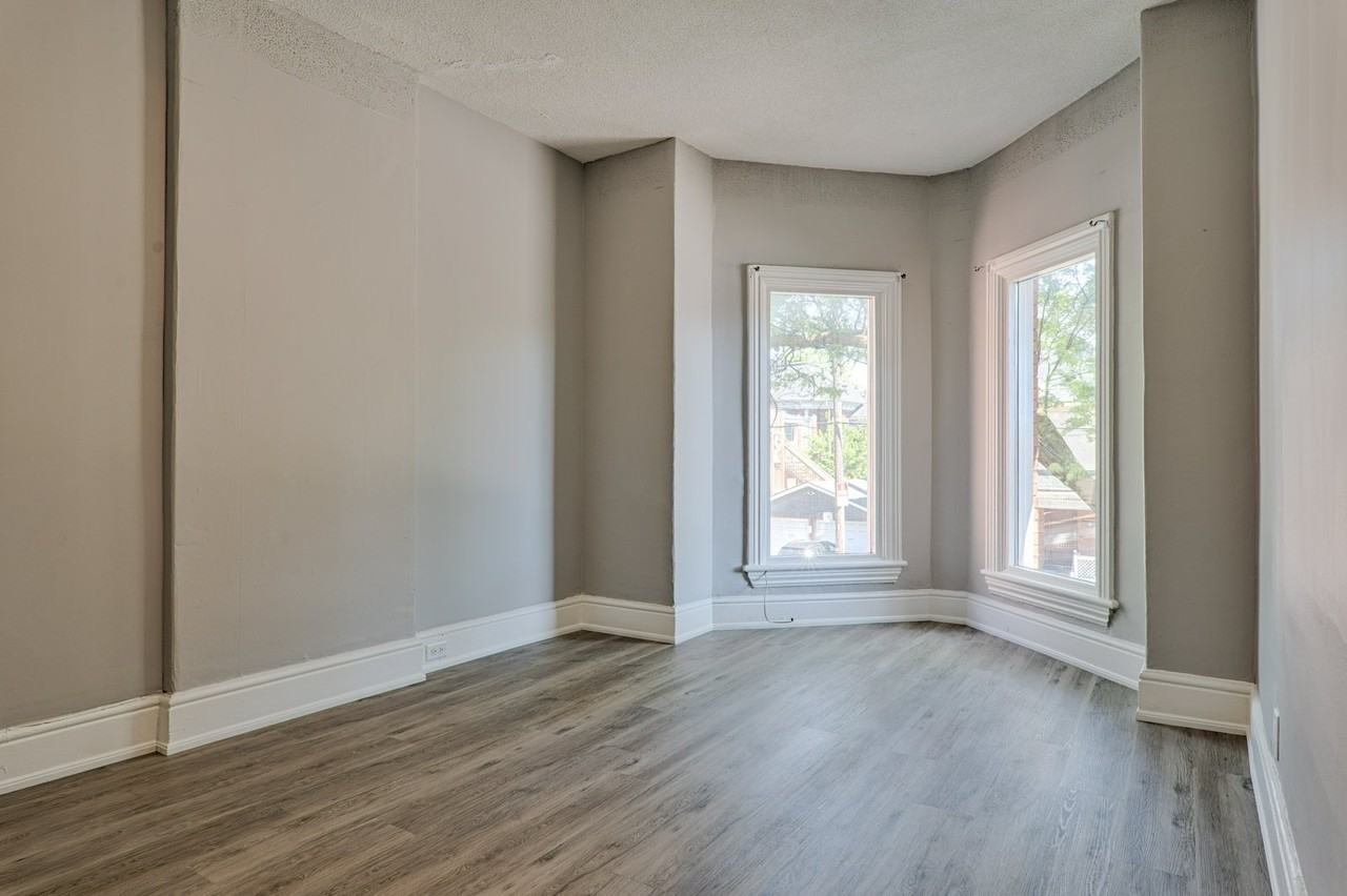 130 Stinson - unit 2 - Photo 4 of 12