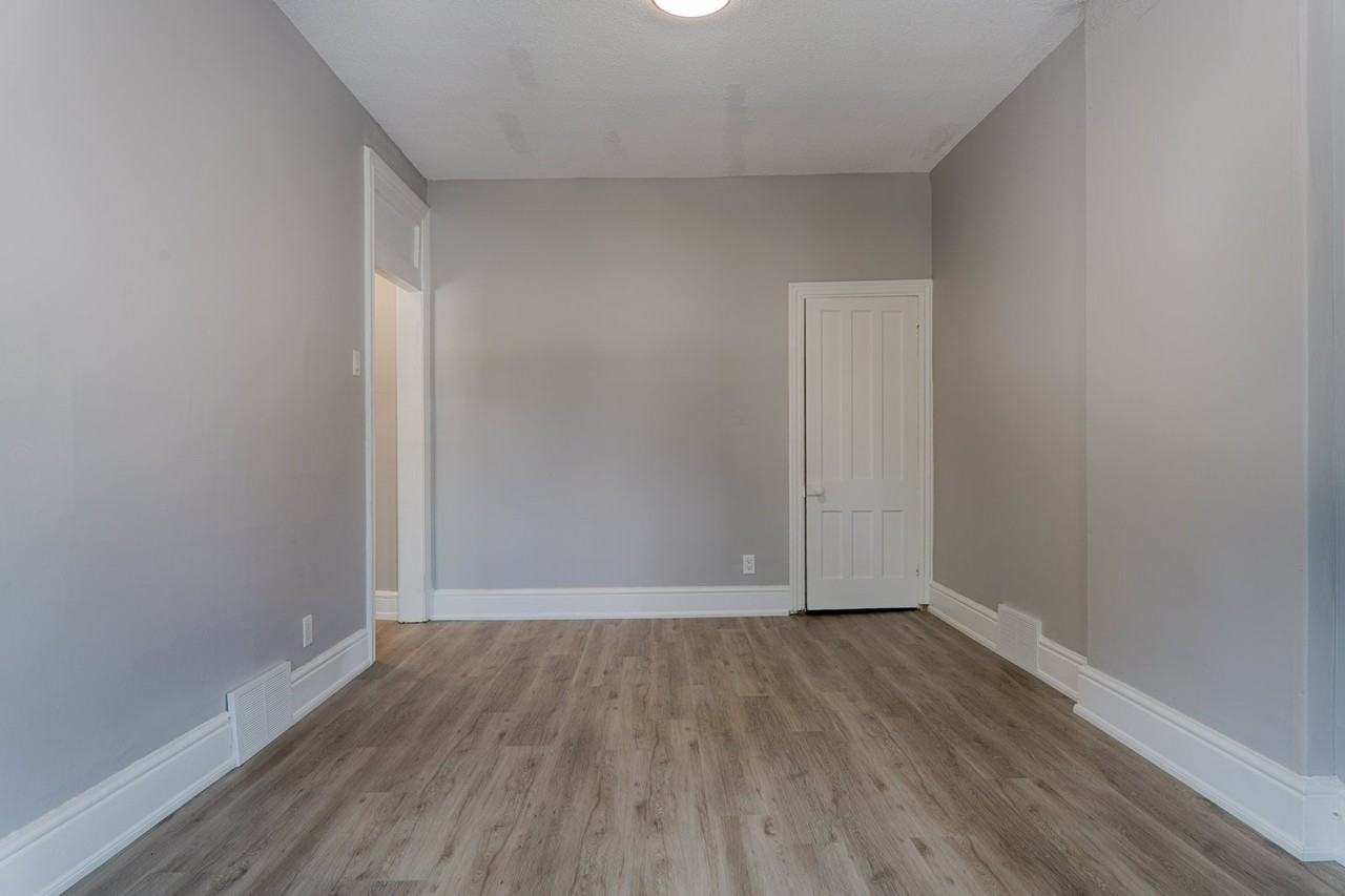 130 Stinson - unit 2 - Photo 5 of 12