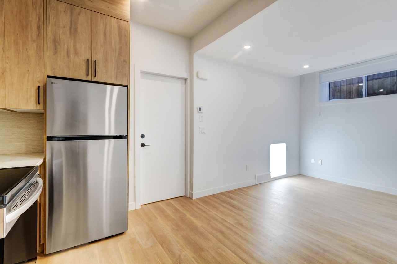 7544 39 Ave Nw - Photo 3 of 18