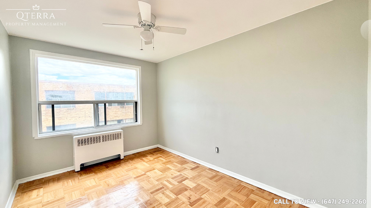 17-6 Kings Point Dr, Etobicoke, Ontario M8Y 1Z4 - Photo 5 of 9