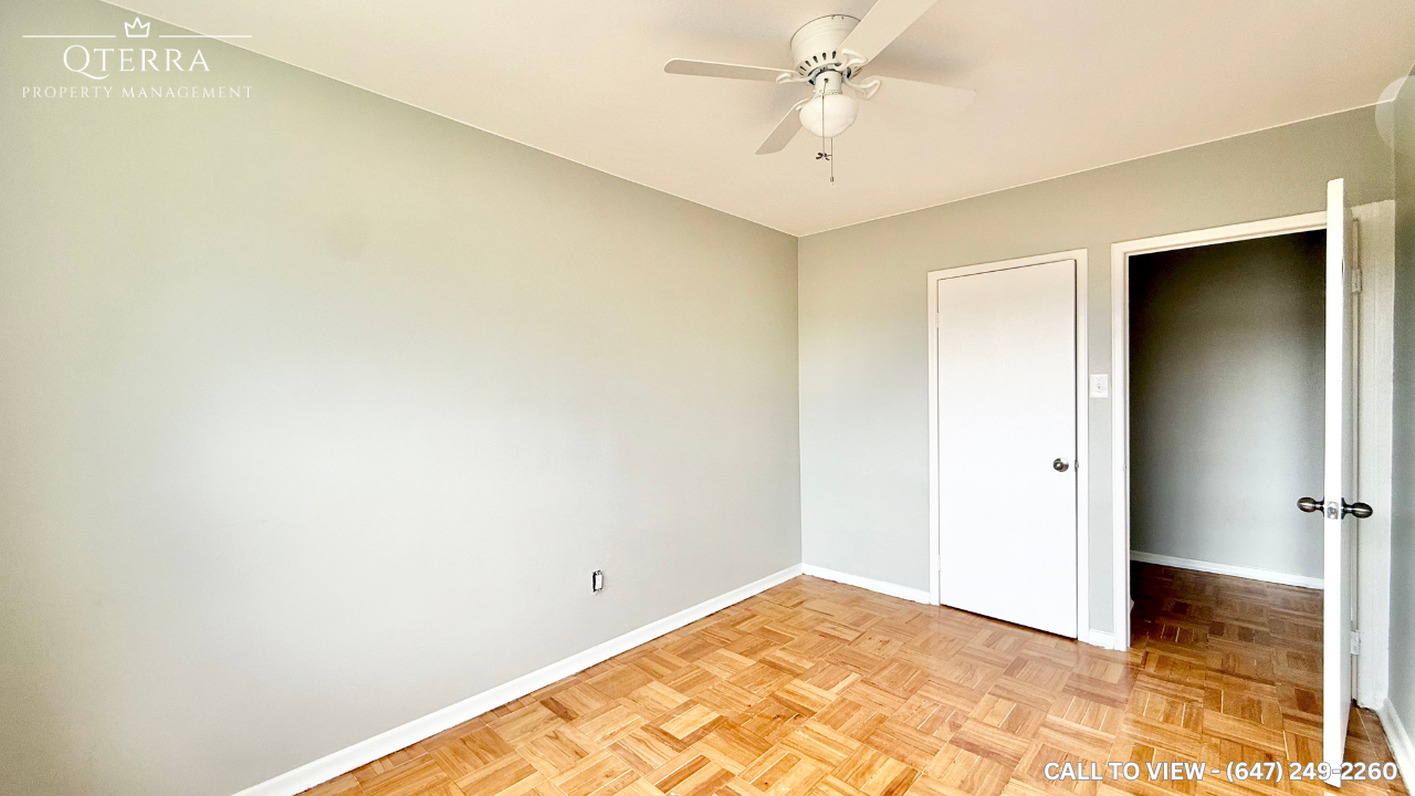 17-6 Kings Point Dr, Etobicoke, Ontario M8Y 1Z4 - Photo 6 of 9