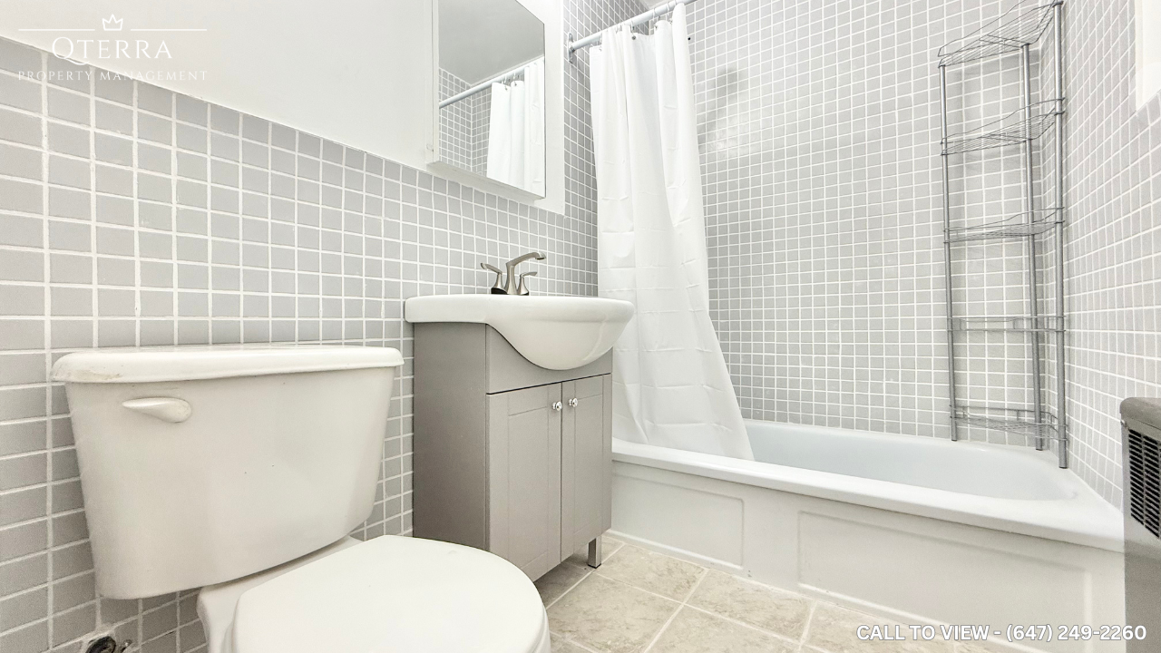 17-6 Kings Point Dr, Etobicoke, Ontario M8Y 1Z4 - Photo 7 of 9