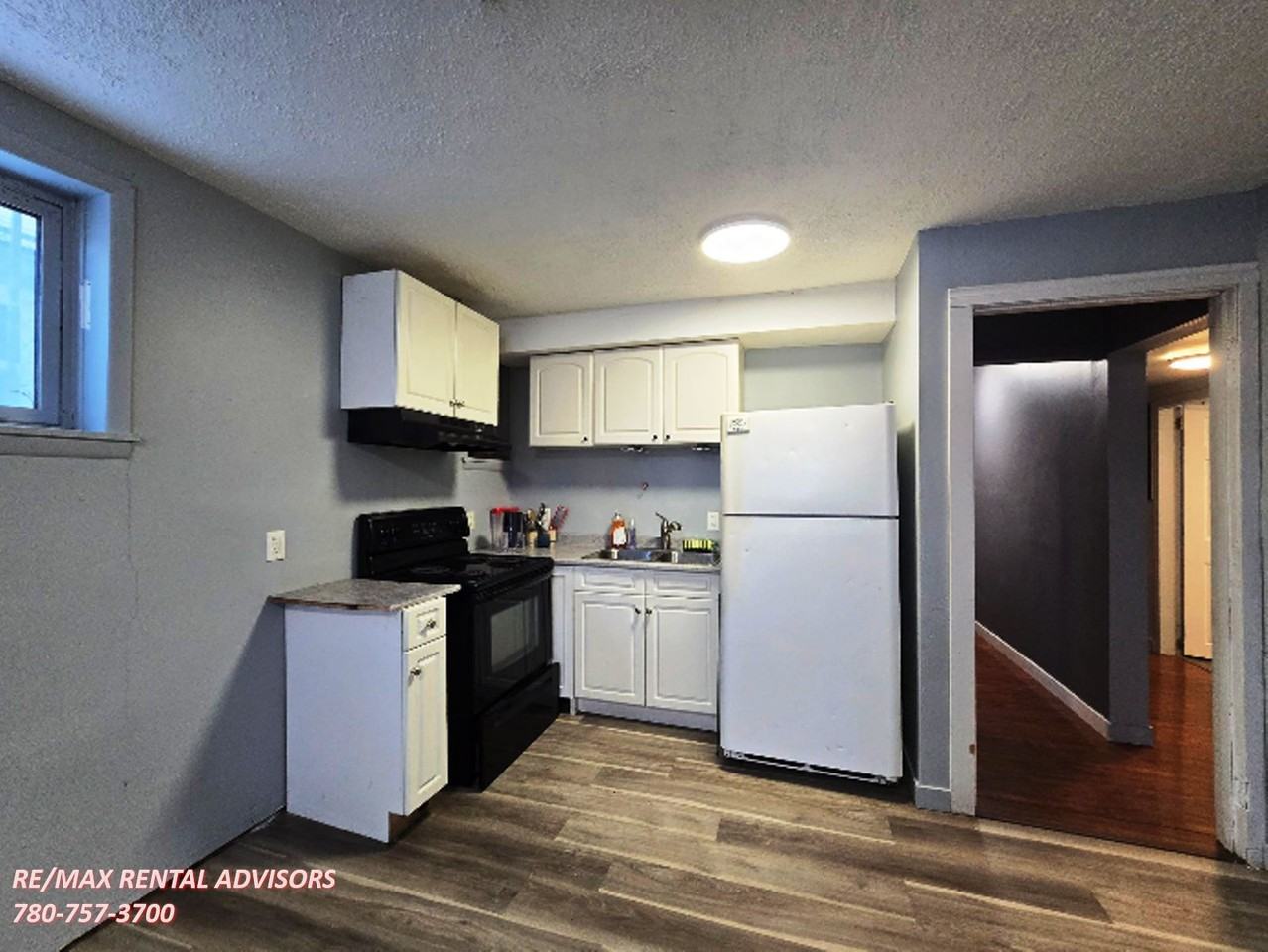 10668 96 St Nw - Photo 5 of 18