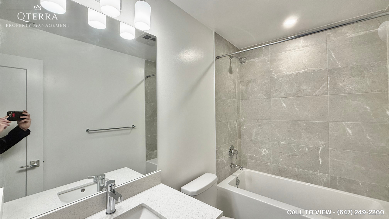 402-705 Davis Dr, Newmarket, Ontario L3Y 2R2 - Photo 6 of 8