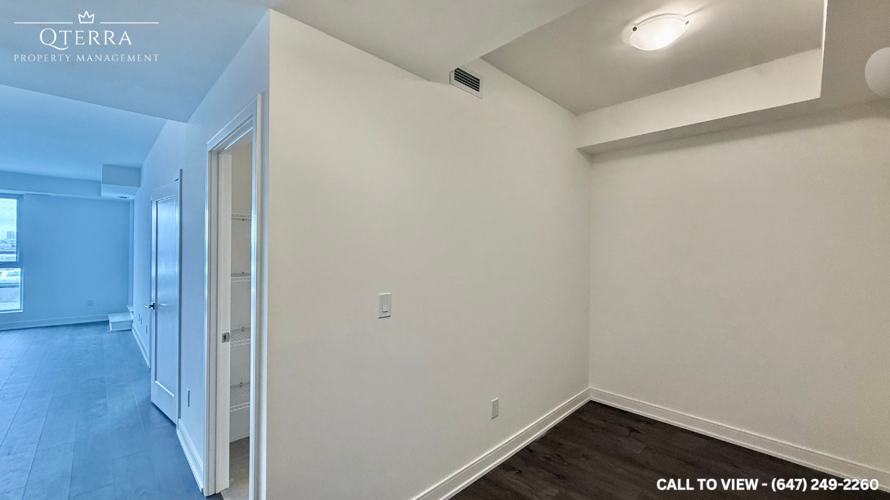 402-705 Davis Dr, Newmarket, Ontario L3Y 2R2 - Photo 7 of 8