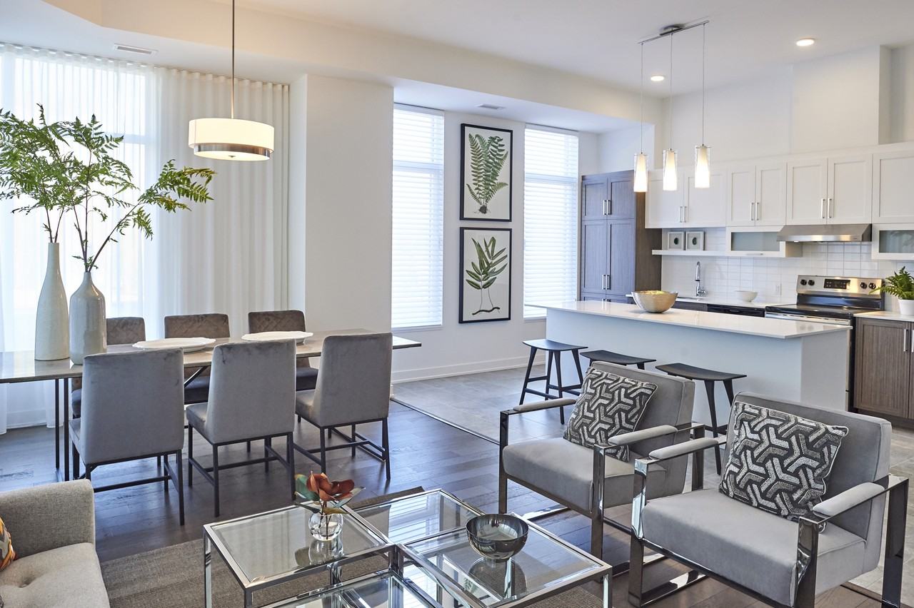 Petrie's Landing | Waterfront Towers - Photo 5 of 50