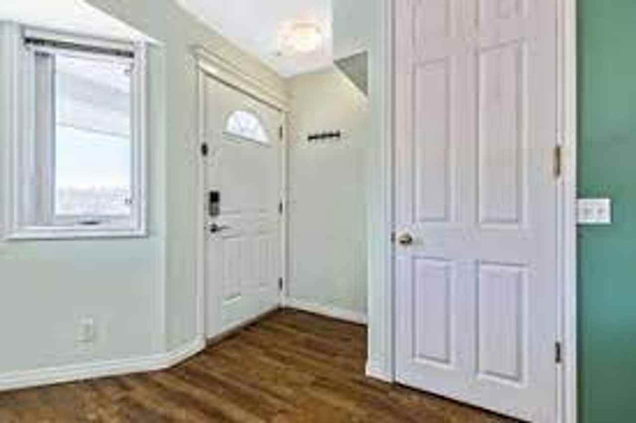 21 North Railway Street - Photo 5 of 7