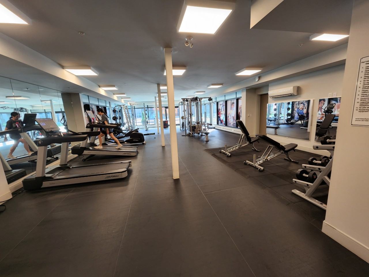 The Louvre Apartments - Photo 7 of 34