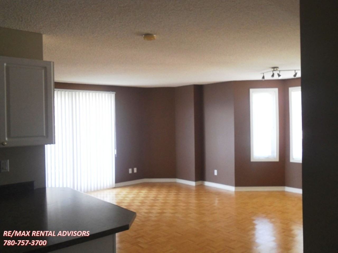 #608 10909 103 Avenue Northwest - Photo 4 of 7