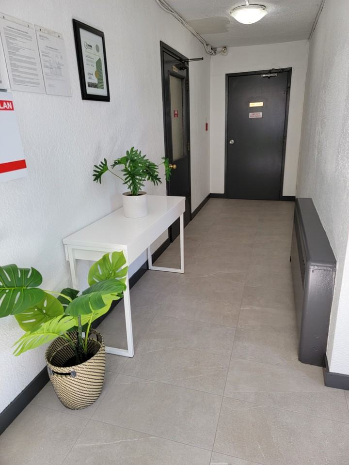 Carnarvon Apartments - Photo 4 of 25