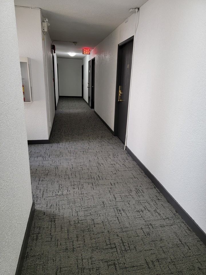 Carnarvon Apartments - Photo 5 of 25