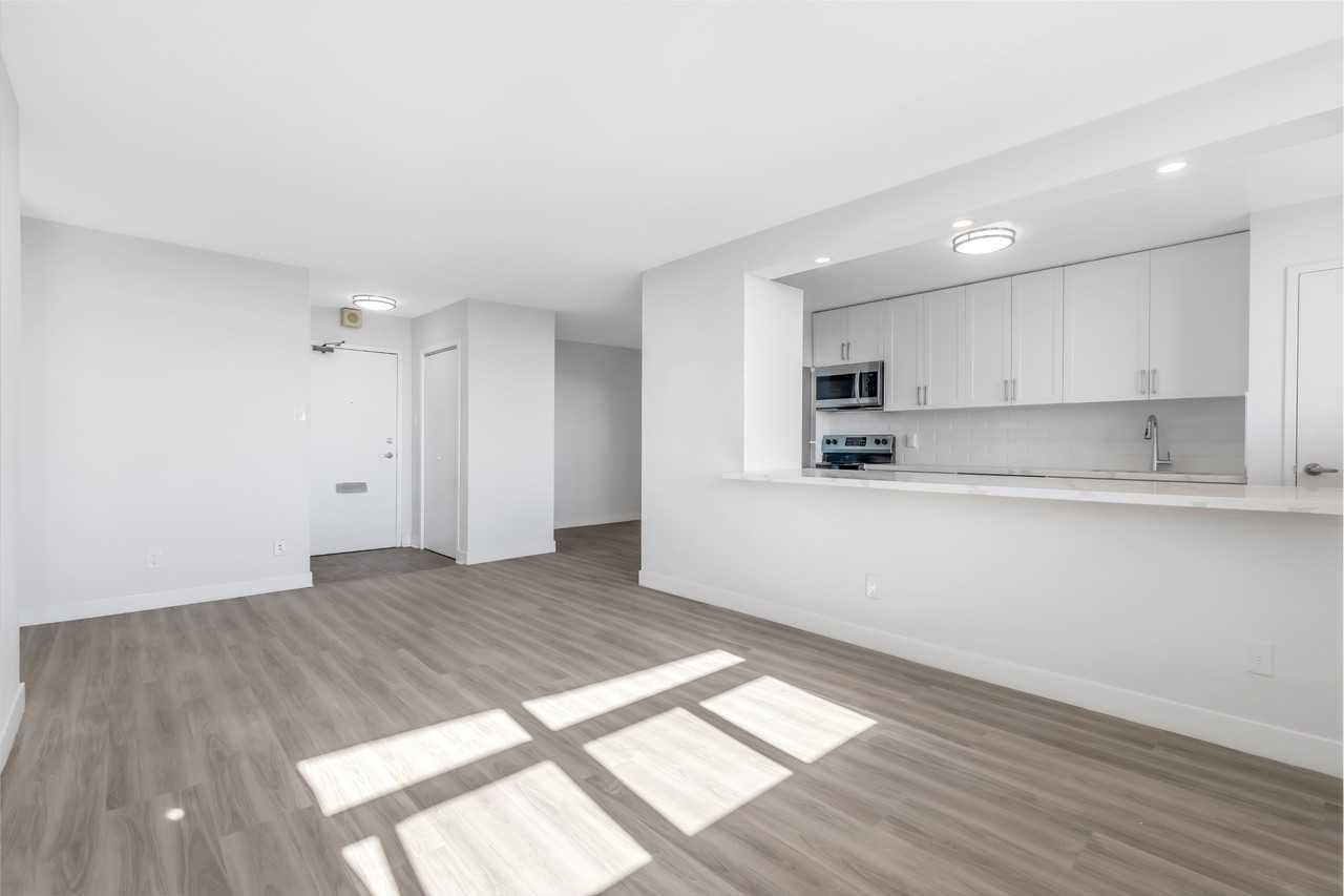 Graydon Hall - Photo 5 of 50